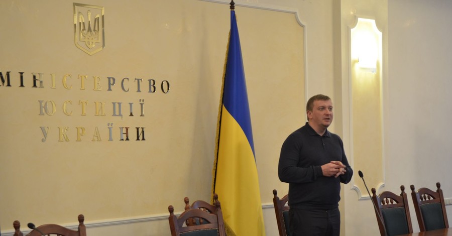 Украина запросила у России Сенцова и Кольченко 