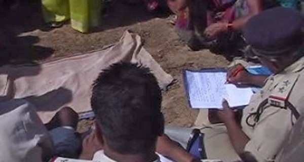 В Индии строители заживо забетонировали парня 
