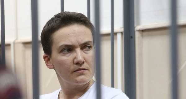 Адвокат: Савченко употребляет детское питание и немного курит