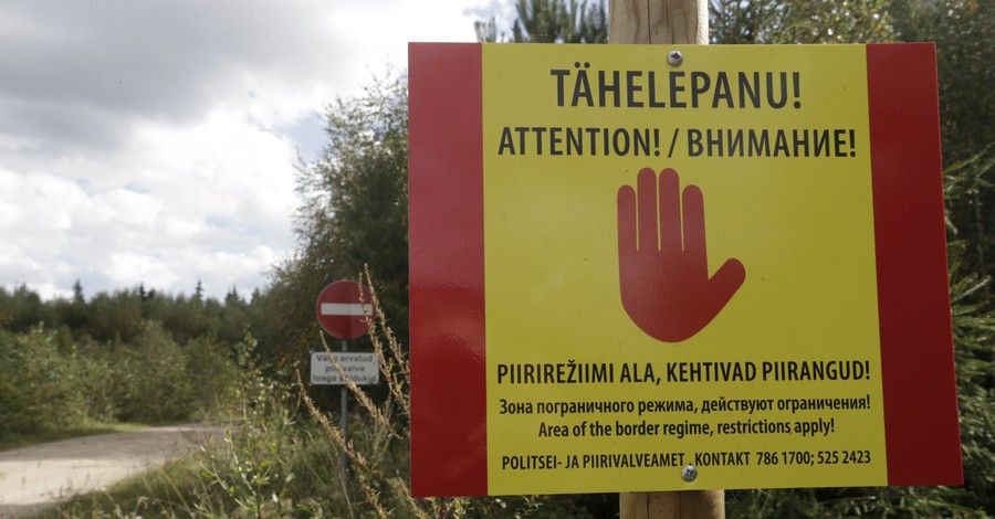 Латвия построила первые три километра забора на границе с РФ