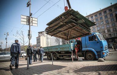 Киевские коммунальщики не смогли заблокировать кафе 