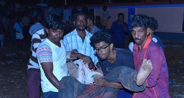 В горящем индийском храме погибли 80 человек 