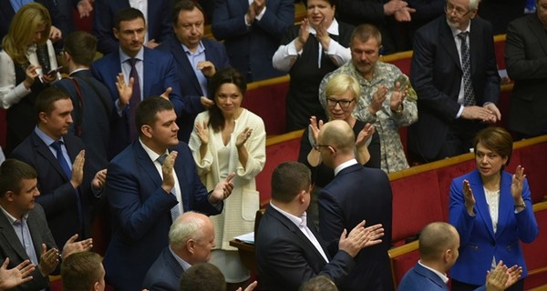 Яценюк сбежал из Верховной Рады до оглашения отставки