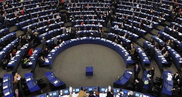 СМИ: у двух водителей Европарламента нашли диски с пропагандой ИГИЛ