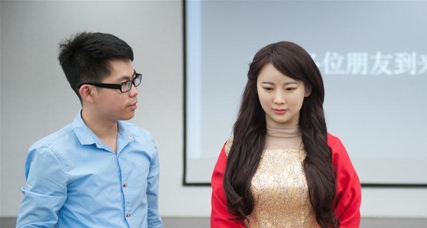 Китайские инженеры показали сексуальную девушку-робота Цзя Цзя