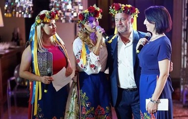 Жена Пескова нарядилась в украинскую вышиванку