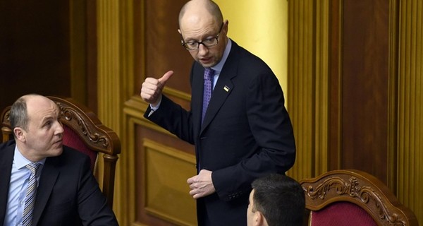 Яценюк и Шокин исключены из состава СНБО