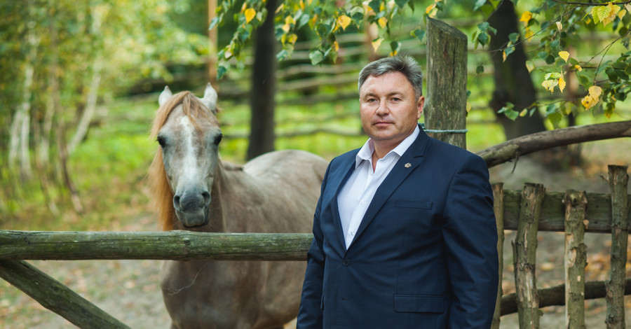 Луганской областью пришел руководить сельский учитель и основатель конного театра 
