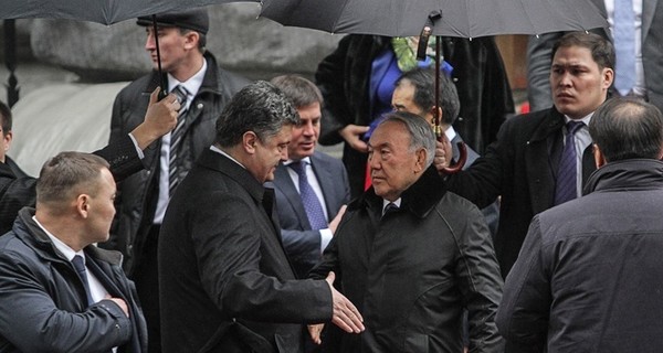 Президент Казахстана рассказал о проблемах  Украины во время первомайского выступления  