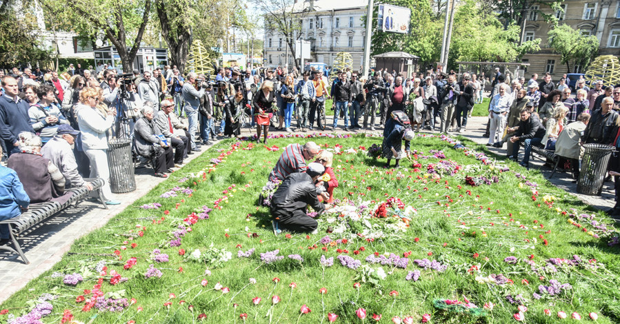 Одесситы сделали альтернативный мемориал памяти жертв 2 мая