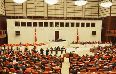 Турецкий парламент проголосовал за снятие неприкосновенности с депутатов