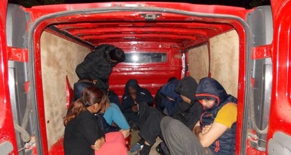 На Закарпатье поймали 11 нелегалов из Азии, один сбежал