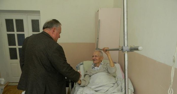 Последний ветеран Ровно встретил День Победы в больнице