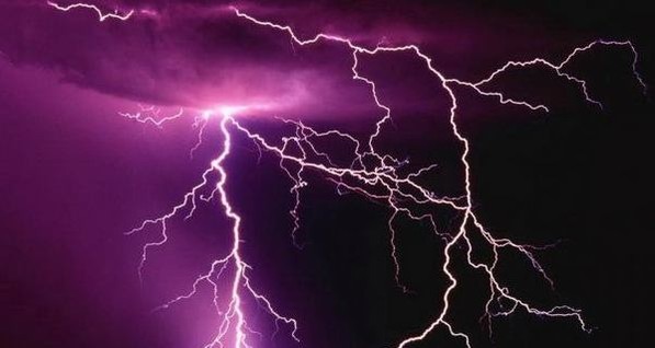 В Полтавской области мужчина погиб от удара молнии