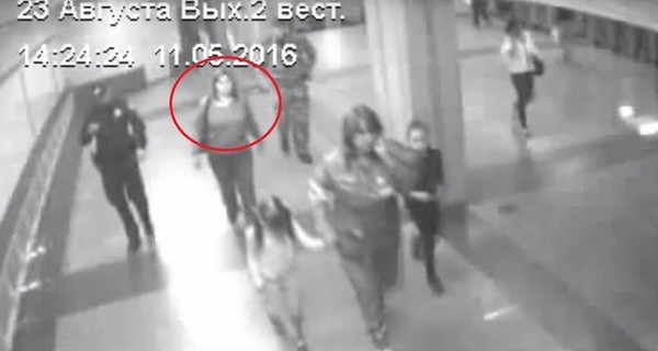 В Харькове суд арестовал мать, которая толкнула дочерей под поезд 
