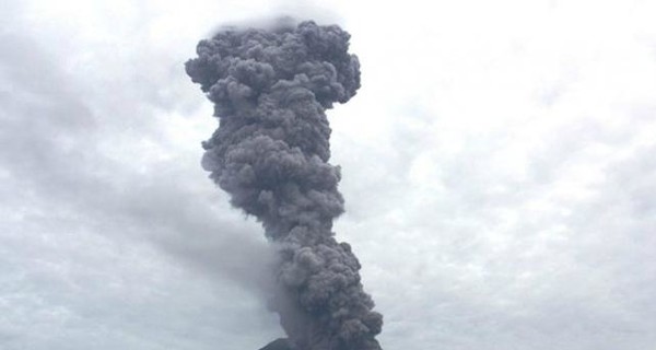 Жертвами внезапно проснувшегося вулкана на острове Суматра стали семеро