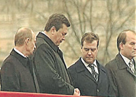 Янукович поздравит Медведева заранее 