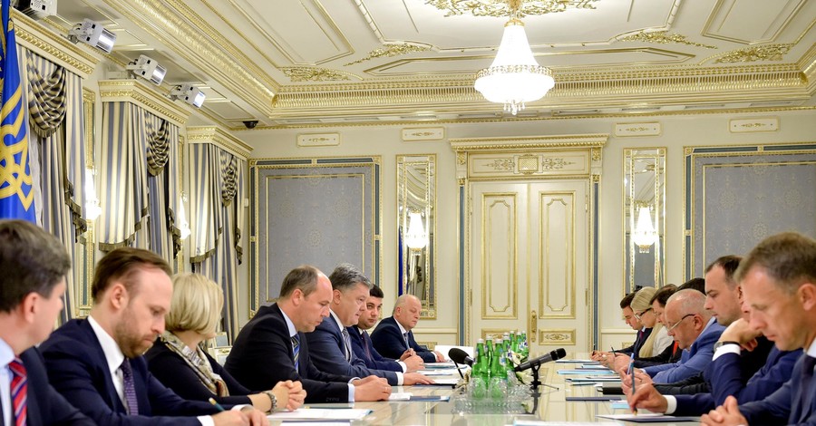 Порошенко призвал сделать все возможное для принятия судебной реформы