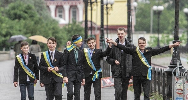 В Киеве после выпускного 12 детей попали в больницу