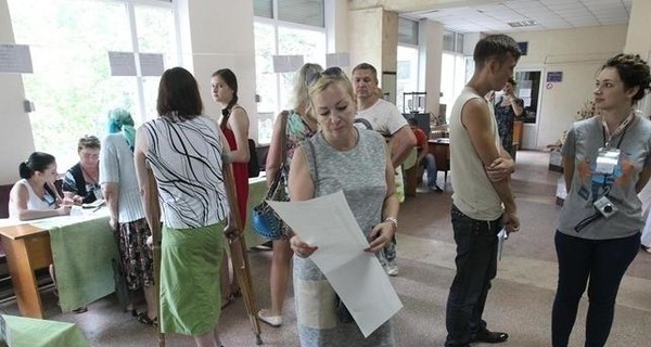 На выборы в Раду идут уже 17 кандидатов 