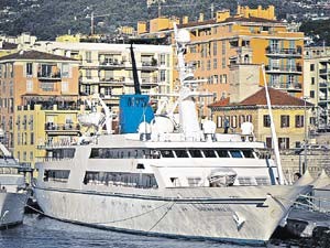 Яхту Хусейна продают за $34 миллиона 