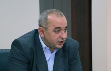 Матиос: в Киеве обокрали автомобиль сына Луценко