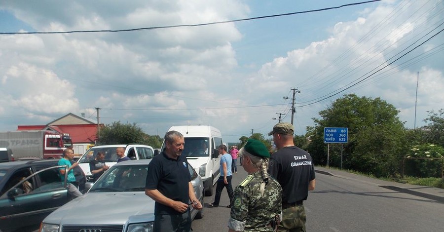 Забастовка таможенников: на границе с Польшей застряло больше тысячи машин