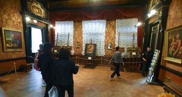 Сотрудники музея о выставке украденных картин: 