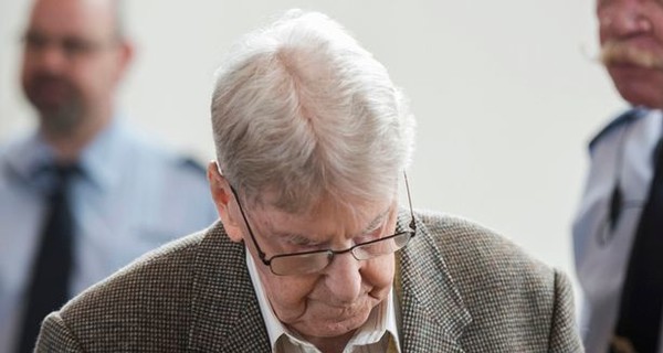 94-летнего охранника Освенцима приговорили к пяти годам тюрьмы