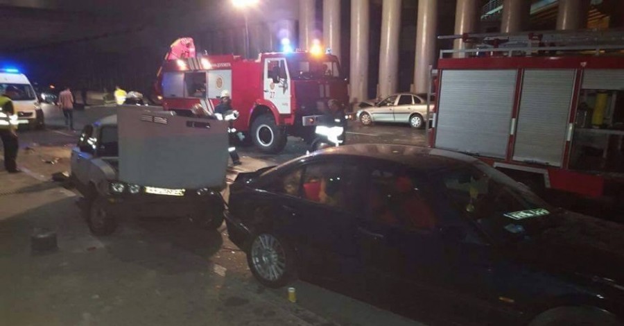 В Киеве произошла массовая авария с участием авто посольства Азейбарджана