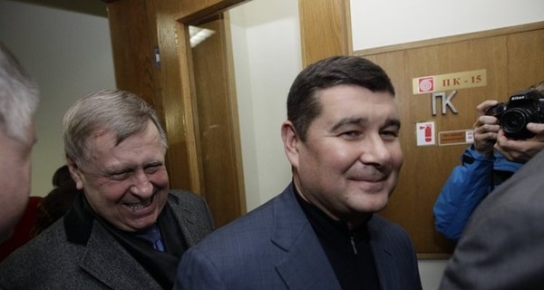 Депутаты спорят, лишать ли Онищенко неприкосновенности