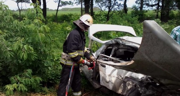 В Кировоградской области машина СБУ столкнулась с легковушкой, погибла семья