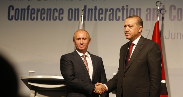 Кремль разрешит россиянам отдыхать в Турции
