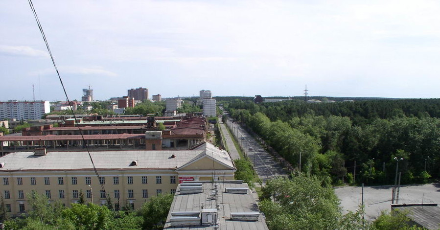 На Днепропетровщине мужчина упал с крыши пятиэтажки 