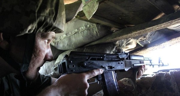 Штаб АТО: украинских военных обстреляли из минометов в Широкино, Марьинке и Красногоровке