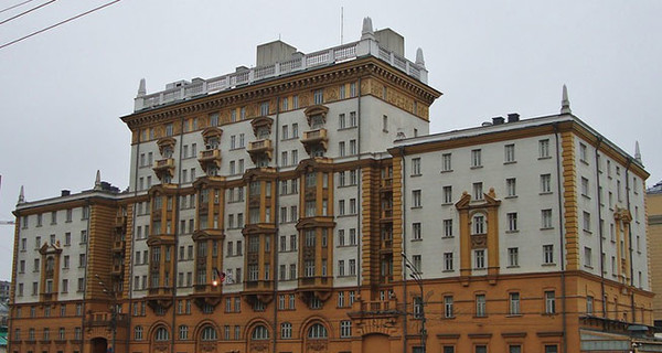 У посольства США в Москве произошла потасовка между охраной и американским дипломатом