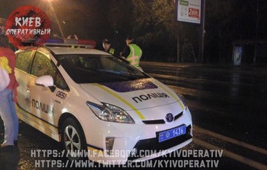 В Киеве в аварию попали сразу две полицейские машины