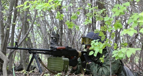 Сутки в зоне АТО: под обстрелом оказались  Луганское, Новоселовка и Марьинка