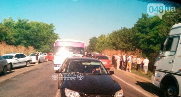 В аварии под Одессой пострадало 13 человек