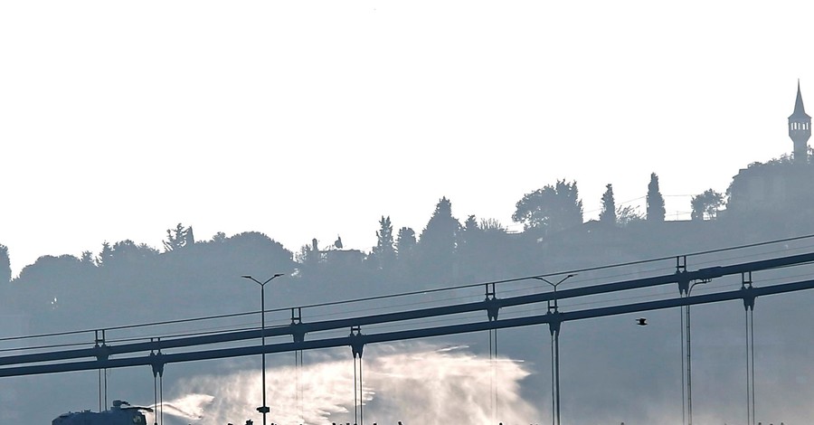 На мосту через Босфор арестованы еще 50 повстанцев