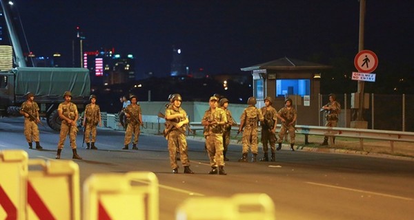 Мятеж в Турции:  погибли не менее 60 человек 
