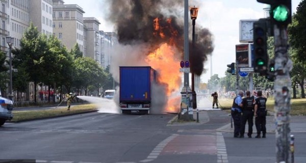 Опубликовано видео с места взрыва грузовика в Берлине