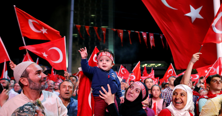 Турция после путча: демократия или султанат?