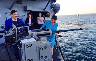 Босая Савченко побывала на борту американского военного корабля