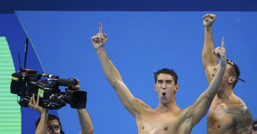 Американский пловец побил собственный рекорд по количеству золотых медалей