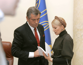 Тимошенко хочет уволить Медведько. Президент против? 