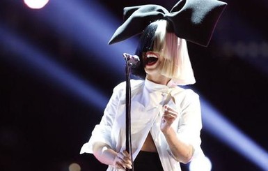 Sia дала провальный концерт в Израиле, зрители требуют вернуть деньги