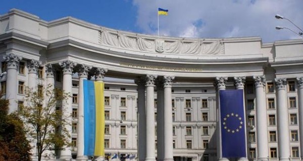 Украина направила России ноту протеста из-за визита Путина в Крым