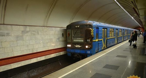 В киевском метро побили женщину-контролера 