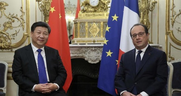 Поздравления с Днем Независимости: Олланд пожелал мира, а Си Цзиньпин – могущества